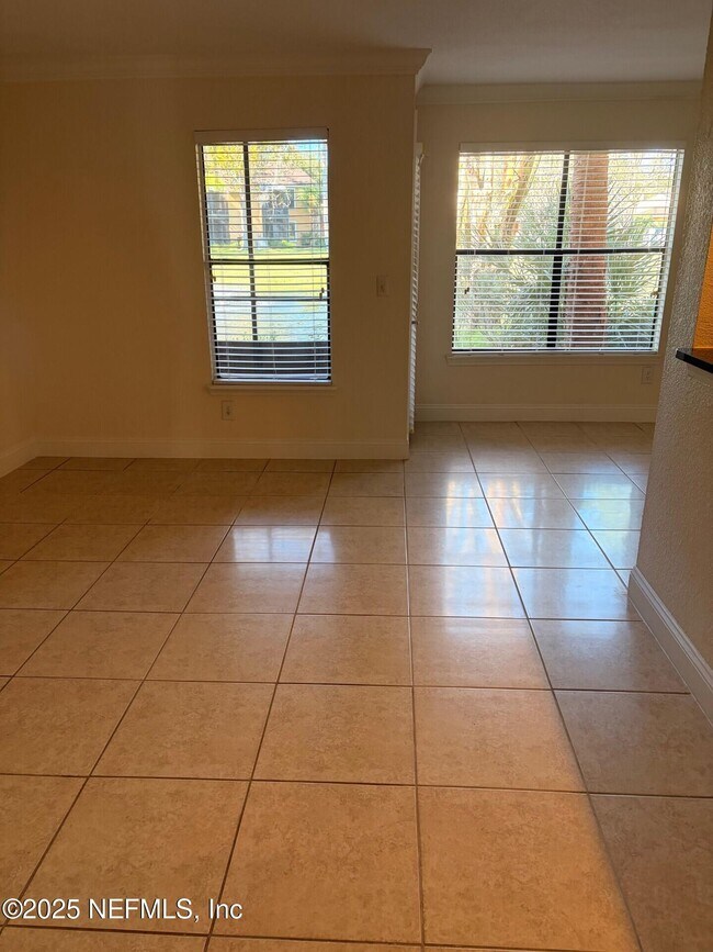 Foto del edificio - 854 Shoreline Cir