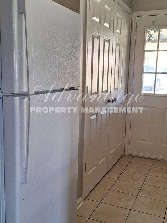 Building Photo - 3 BR and 2 BA Raleigh/ Bartlett Newly Reno...