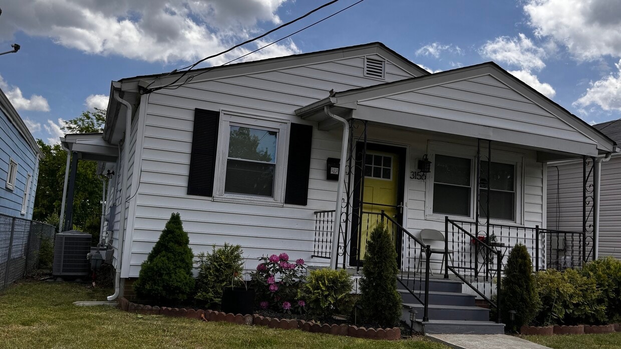 Primary Photo - 3156 Lawson St