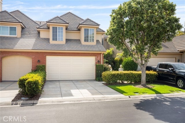 Building Photo - 6216 Greenbrier Dr