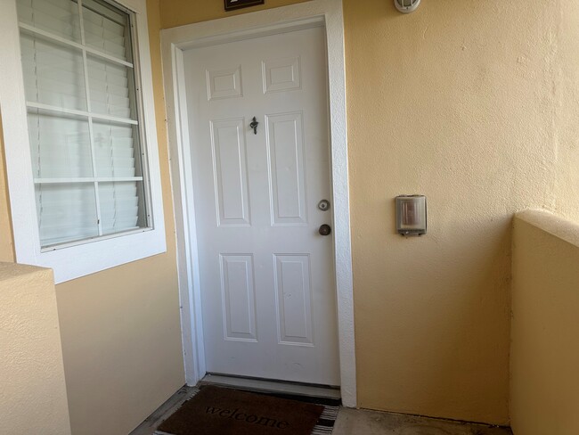 Front Entry Way - 1050 Villagio Cir