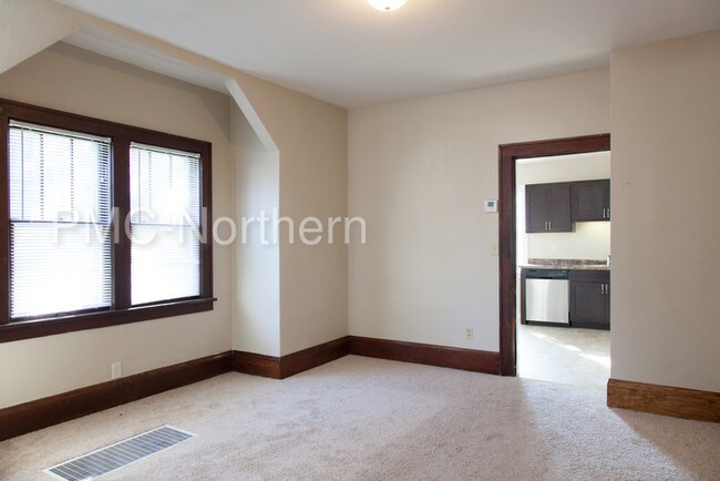 Building Photo - 339 Webster St