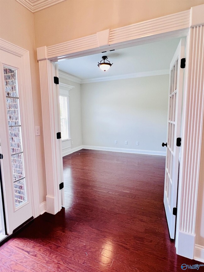 Building Photo - 104 Woodvale Dr