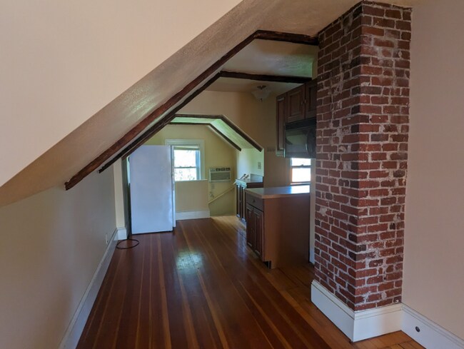 Building Photo - 117 Elmgrove Ave