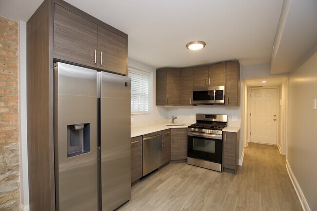 Foto del edificio - 2647 N Sacramento Ave