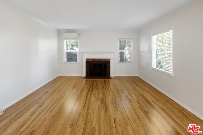 Foto del edificio - 4281 Motor Ave