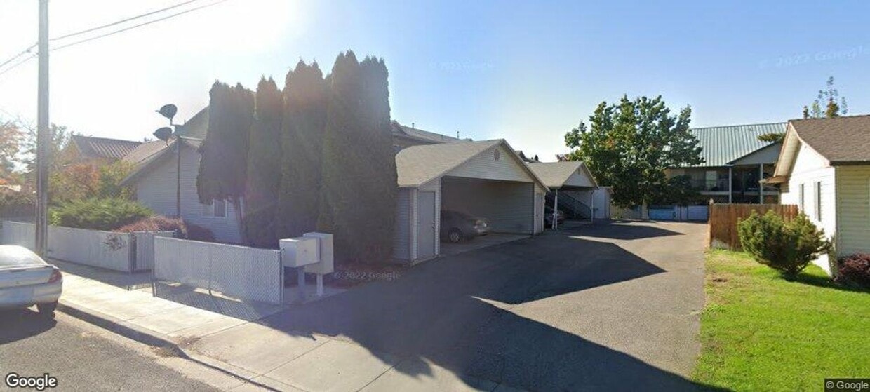 Primary Photo - 913 Fortner St