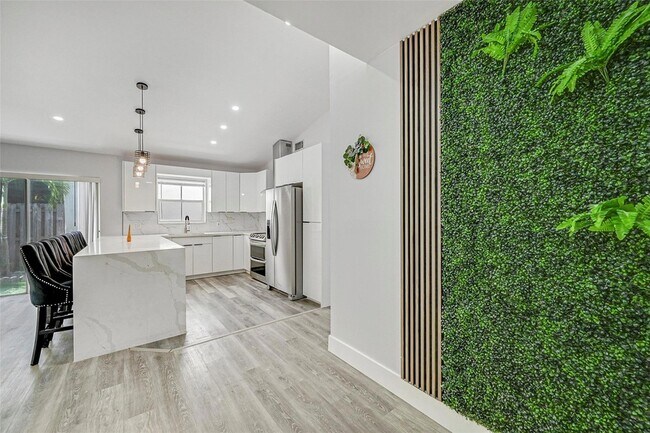 Building Photo - 3084 Lighthouse Place
