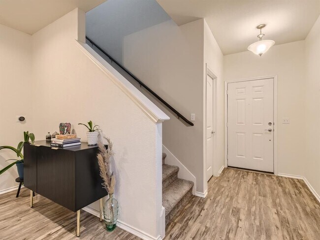 Building Photo - 10504 Abana Way