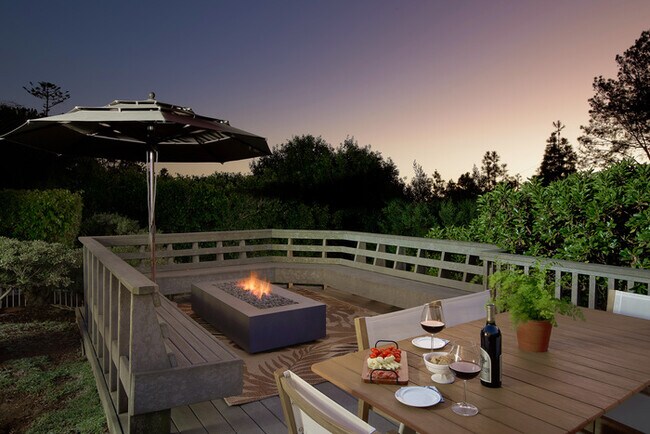 Foto del edificio - 327 Hillcrest Dr
