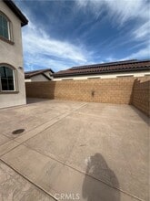 Building Photo - 7398 N Maple Ave