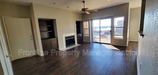 Building Photo - 400 E Pearl St