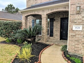 Building Photo - 3526 Schumann Oaks Dr