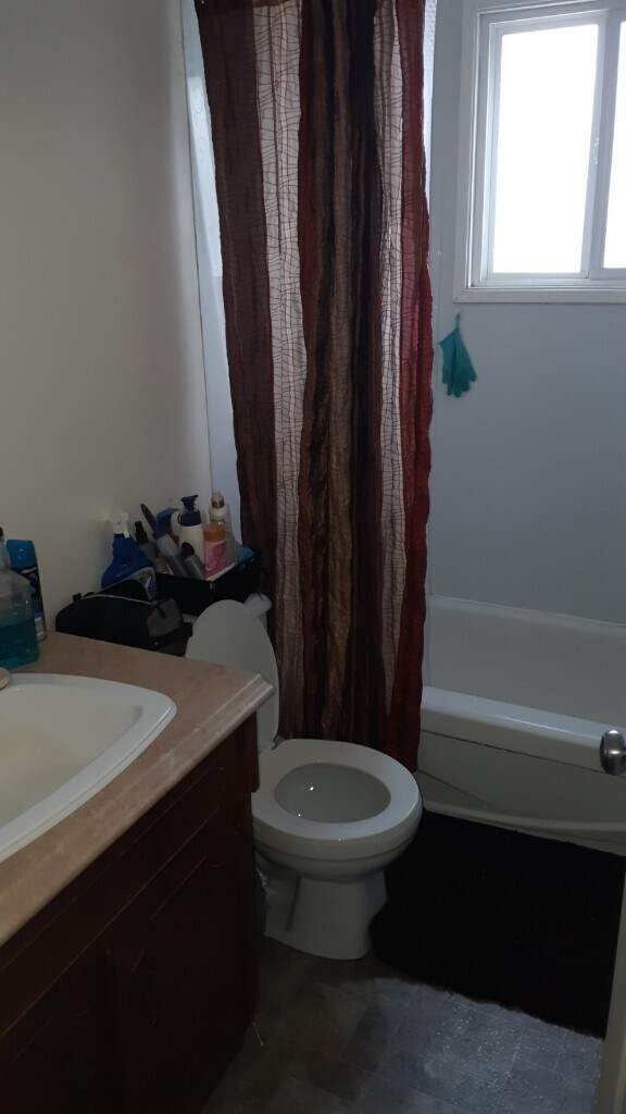 Building Photo - 0 Bed 0 Bath Unit in Red Deer, AB