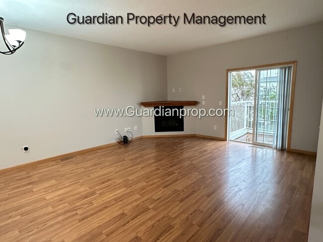 Building Photo - Maple Grove Town Home, 2 Car Garage, W/D, Balcony, Dishwasher, Avail June/July