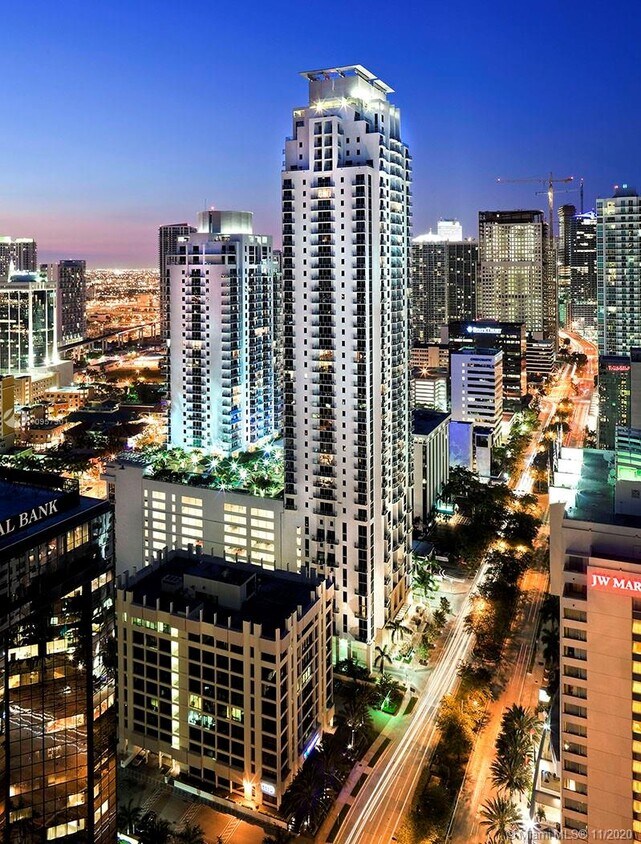 Foto principal - 1050 Brickell Ave