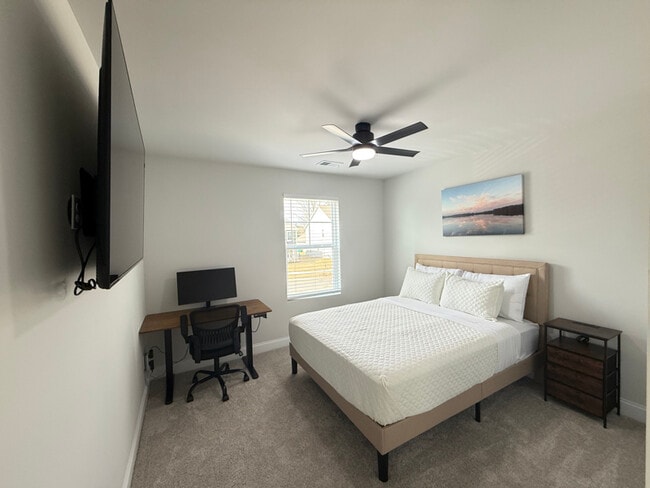 Building Photo - 4045 Grommet Ct