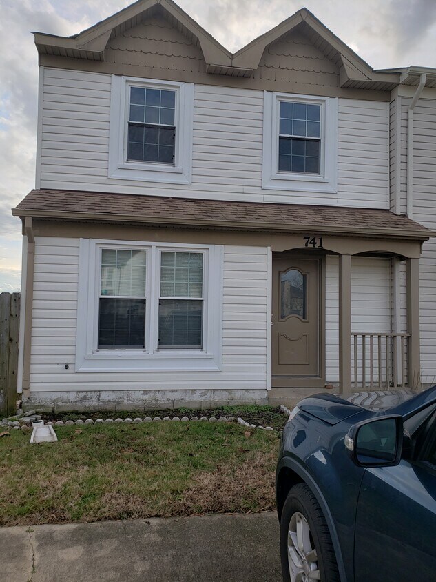 741 Goodard Drive, Va Beach, VA 23454 Townhome Rentals in Va Beach VA