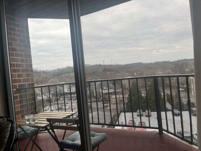 Foto del edificio - 230 Willard St