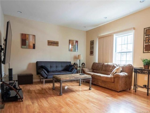 Building Photo - 26 Kleitz Ave