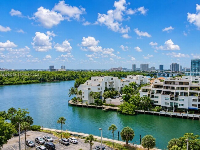 Foto del edificio - 400 Kings Point Dr