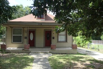 Building Photo - 136 E Dullnig Ct