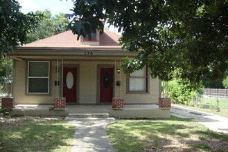 Building Photo - 136 E Dullnig Ct