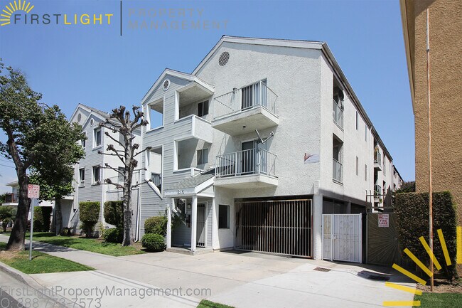 Building Photo - 316 Cherry Ave