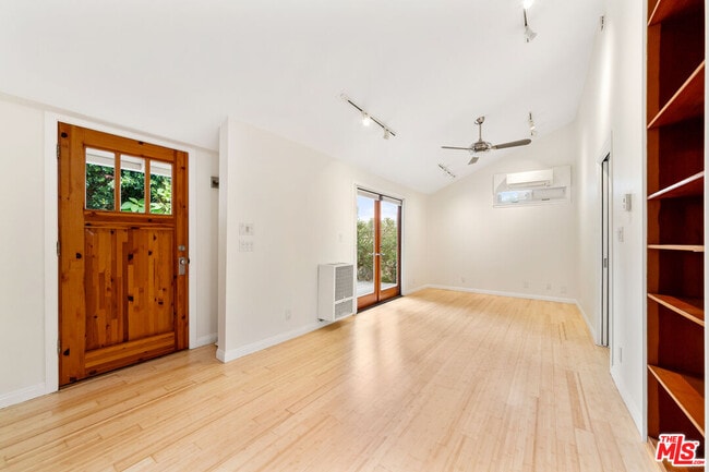 Building Photo - 1355 N McCadden Pl