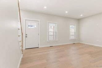 Building Photo - 48 North St