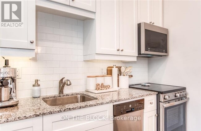 Building Photo - 100 Garment St