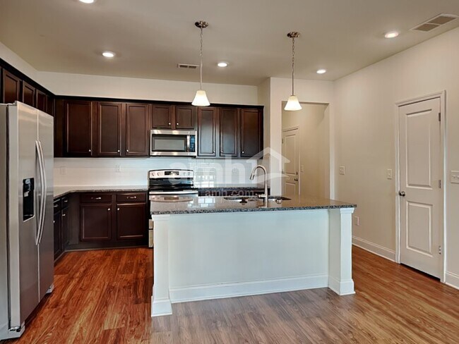 Foto del edificio - 5125 Coppage Ct