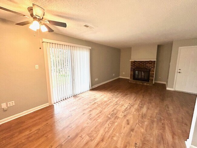 Foto del edificio - 4922 Cotton Row NW