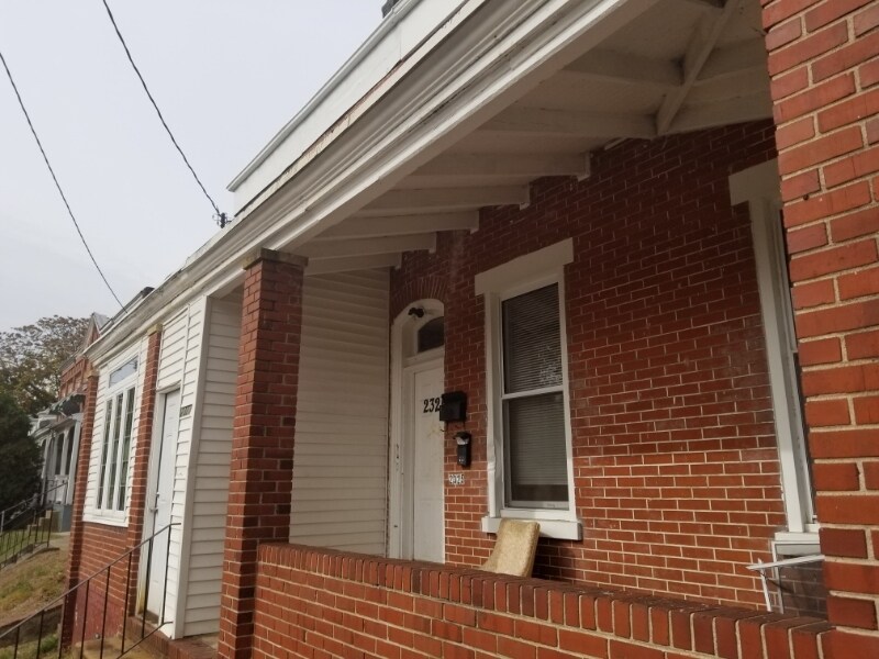 Primary Photo - 2325 Tatnall St