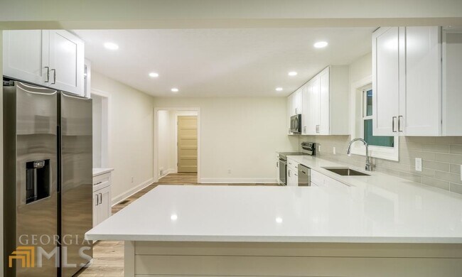 Building Photo - 11100 Willow Bend Dr