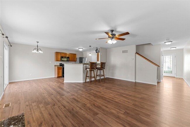 Building Photo - 467 Parkgate Dr