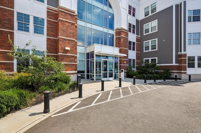 Building Photo - 75 E Hoffman Ave