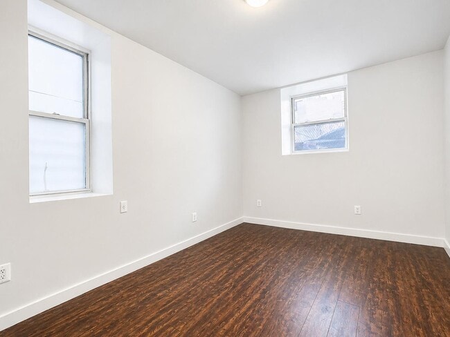 Building Photo - 600 W 196th St