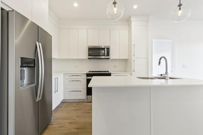 Photo du bâtiment - 2.0 bedroom in Calgary Alberta T2X 5X2