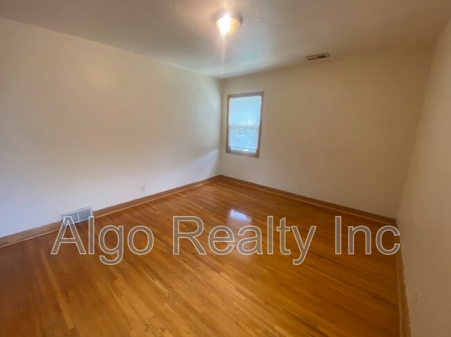 Foto del edificio - 2419 Plymouth Ave N