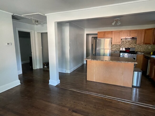 Living Room opens to Kitchen - 401 Pine St