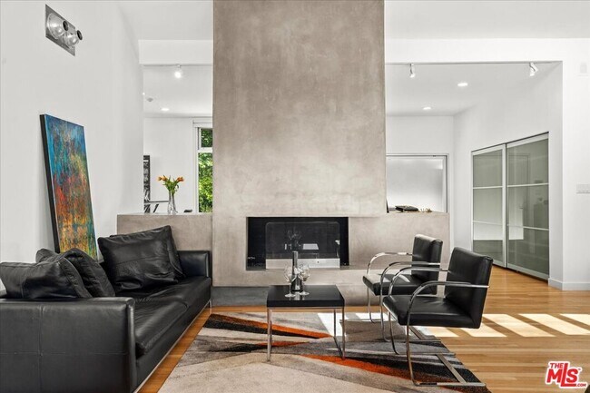 Foto del edificio - 3567 Woodcliff Rd