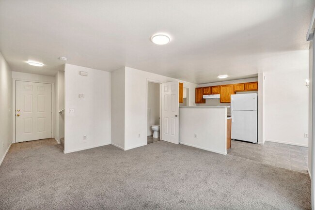 Foto del edificio - Updated Three Bedroom Townhome