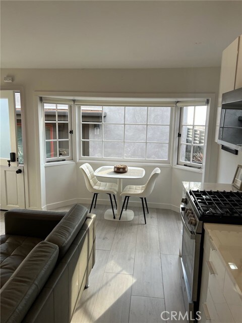 Foto del edificio - 388 Hawthorne Rd