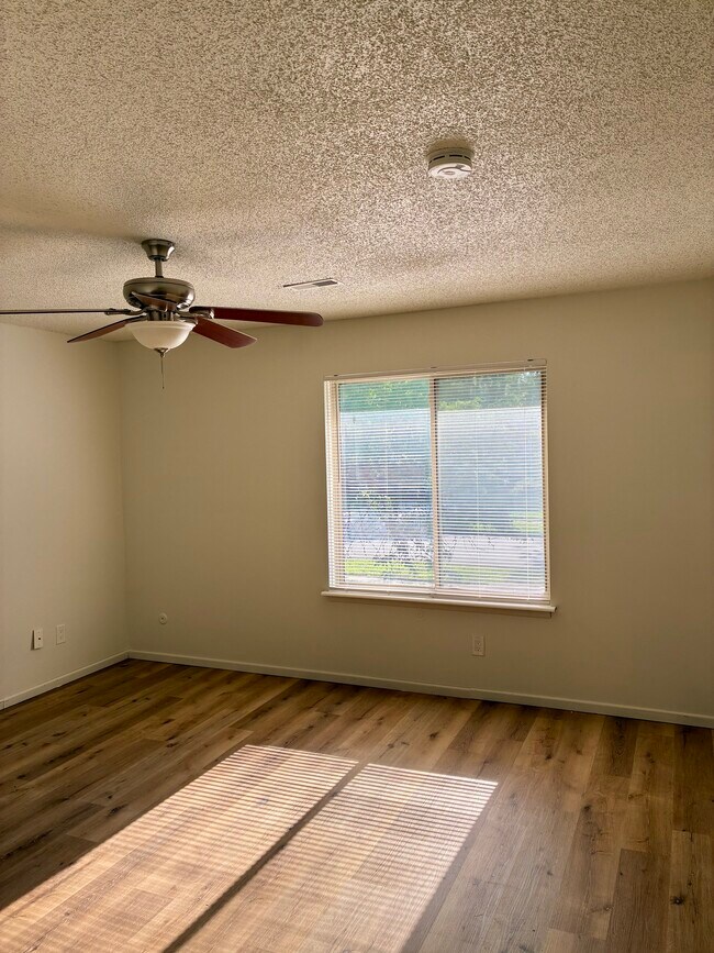 Foto del edificio - 3414 SW Burnett Rd