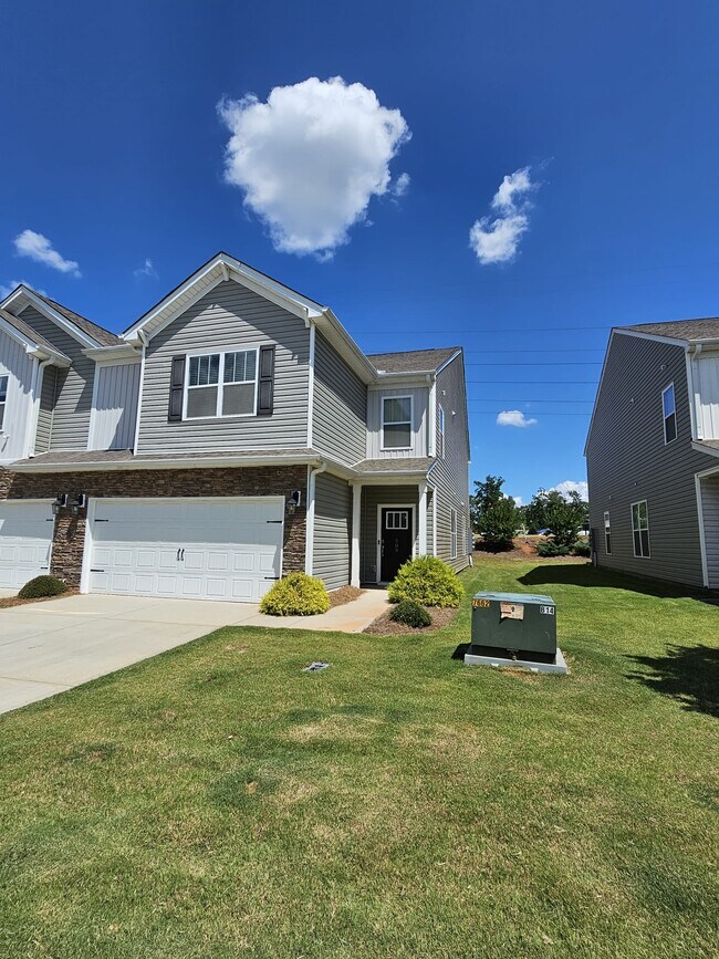 Building Photo - 509 Yellow Fox Rd