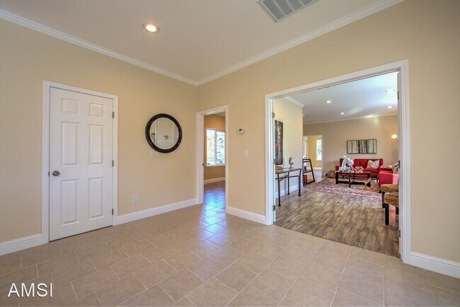 Building Photo - 4 br, 3 bath House - 962 16th Street