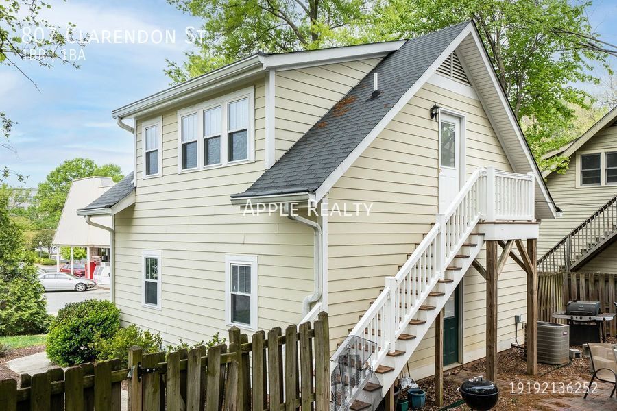 Foto principal - 807 Clarendon St - Available now!