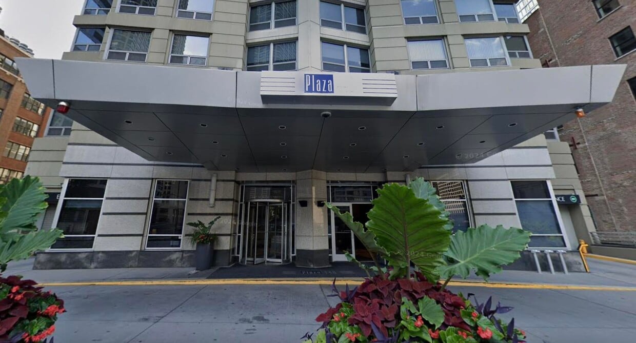 Primary Photo - 440 N Wabash Ave