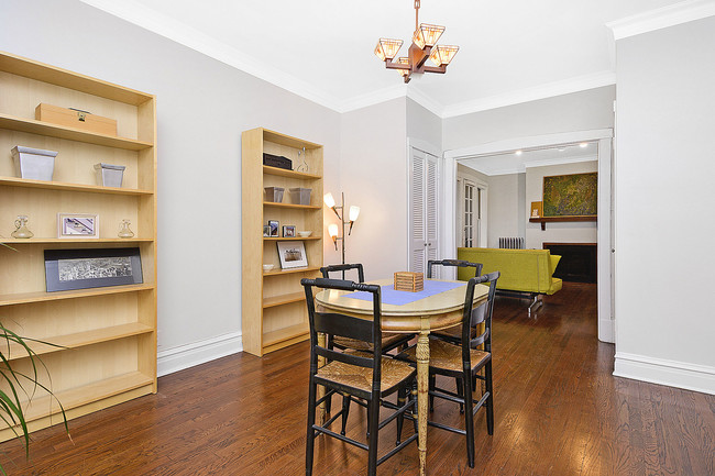Dining Room - 3644 N Pine Grove Ave